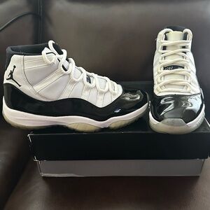 AIR JORDAN 11 “45 CONCORD” FROM 2018! PRE OWNED! SIZE 9! READ DESCRIPTION 1ST!